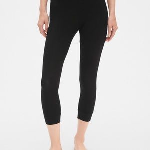 Gap Body black athletic leggings  - M